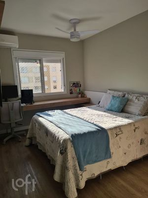Image 19 - 752561