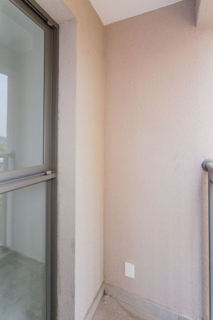 Image 4 - 752589