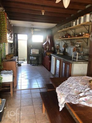 Image 4 - 752725