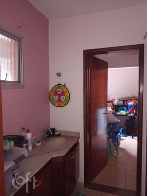 Image 3 - 752857