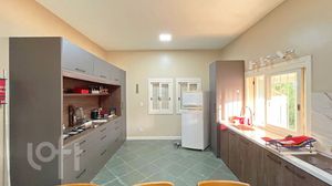 Image 38 - 753262