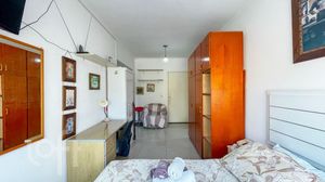 Image 9 - 753363