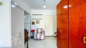 Image 4 - 753363