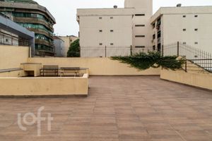 Image 33 - 753573