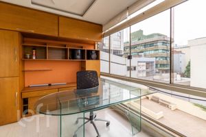 Image 24 - 753573