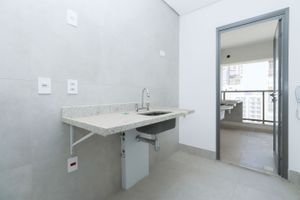Image 10 - 753649