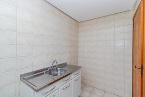Image 9 - 753948
