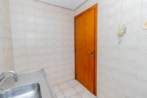 Image 10 - 753948