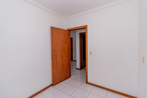 Image 17 - 753948