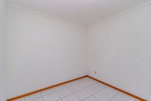 Image 18 - 753948