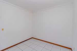 Image 19 - 753948