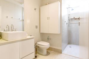 Image 19 - 754484