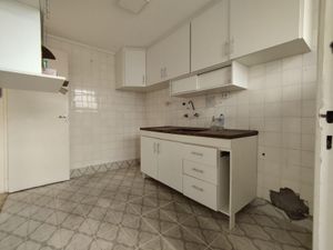 Image 4 - 754701