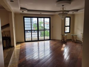 Image 1 - 754972