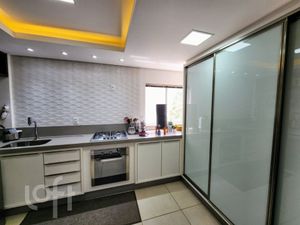 Image 22 - 755005