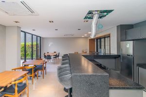 Image 9 - 755107