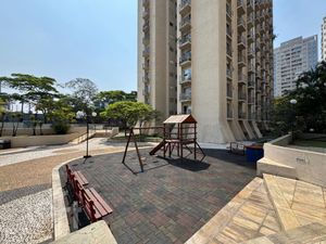 Image 15 - 755195