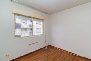 Image 9 - 755431