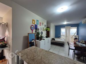 Image 20 - 755794