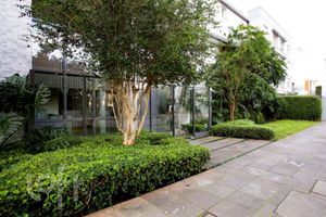 Image 20 - 755855