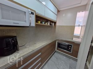 Image 21 - 755899