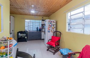 Image 17 - 755946
