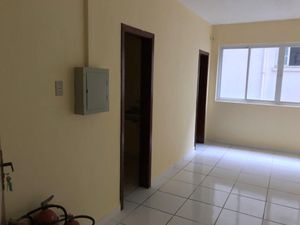 Image 3 - 755992