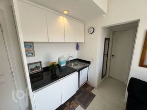 Image 14 - 756125