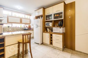 Image 35 - 756260