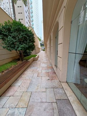 Image 10 - 756512
