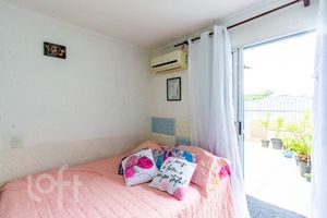 Image 19 - 756685