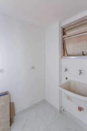 Image 50 - 756869