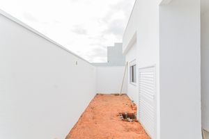 Image 24 - 756933
