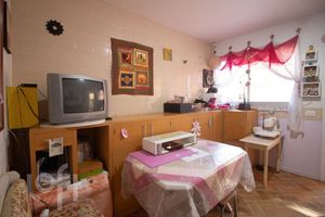 Image 27 - 757203