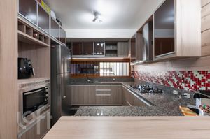 Image 9 - 757259