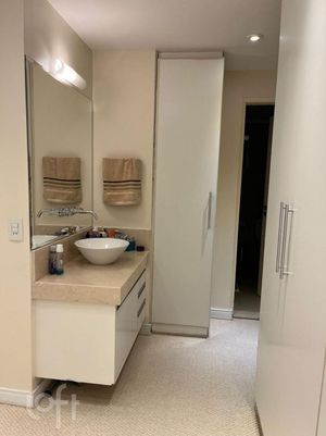 Image 15 - 757366