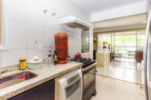 Image 22 - 757433