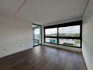Image 19 - 757455