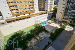Image 11 - 757661