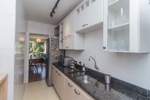 Image 19 - 757796