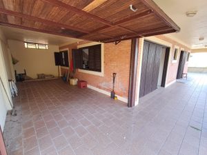 Image 31 - 757853