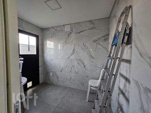 Image 22 - 758044