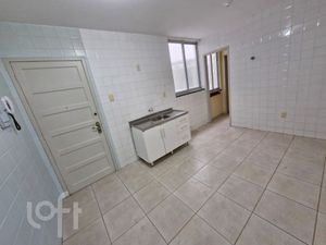Image 34 - 758113