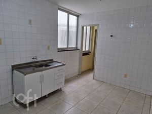 Image 32 - 758113