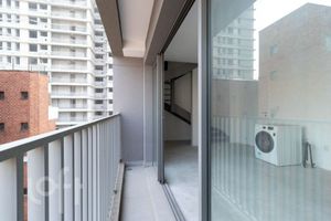 Image 4 - 758484