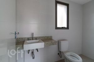 Image 14 - 758484