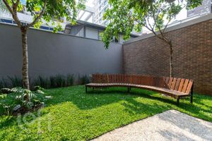 Image 19 - 758484