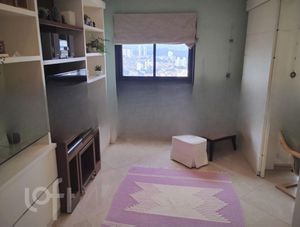 Image 17 - 758494