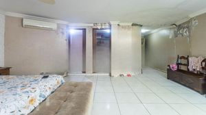 Image 21 - 758571