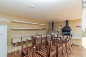 Image 19 - 760312